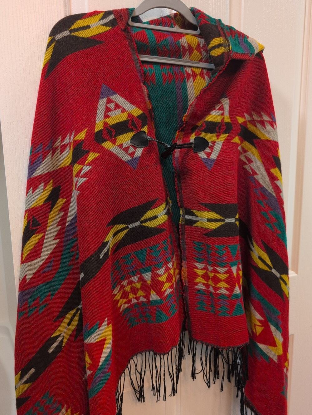 Southwestrn Patterned Red Multicolored Hooded Poncho Cape Wrap OSFM Open Button